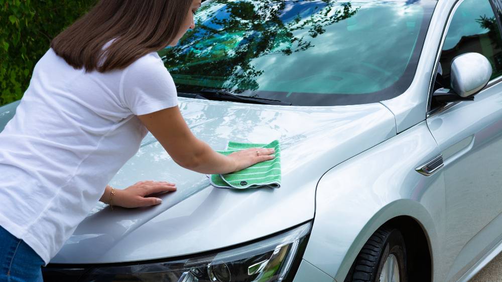 Comment bien utiliser une microfibre pour laver sa voiture ?